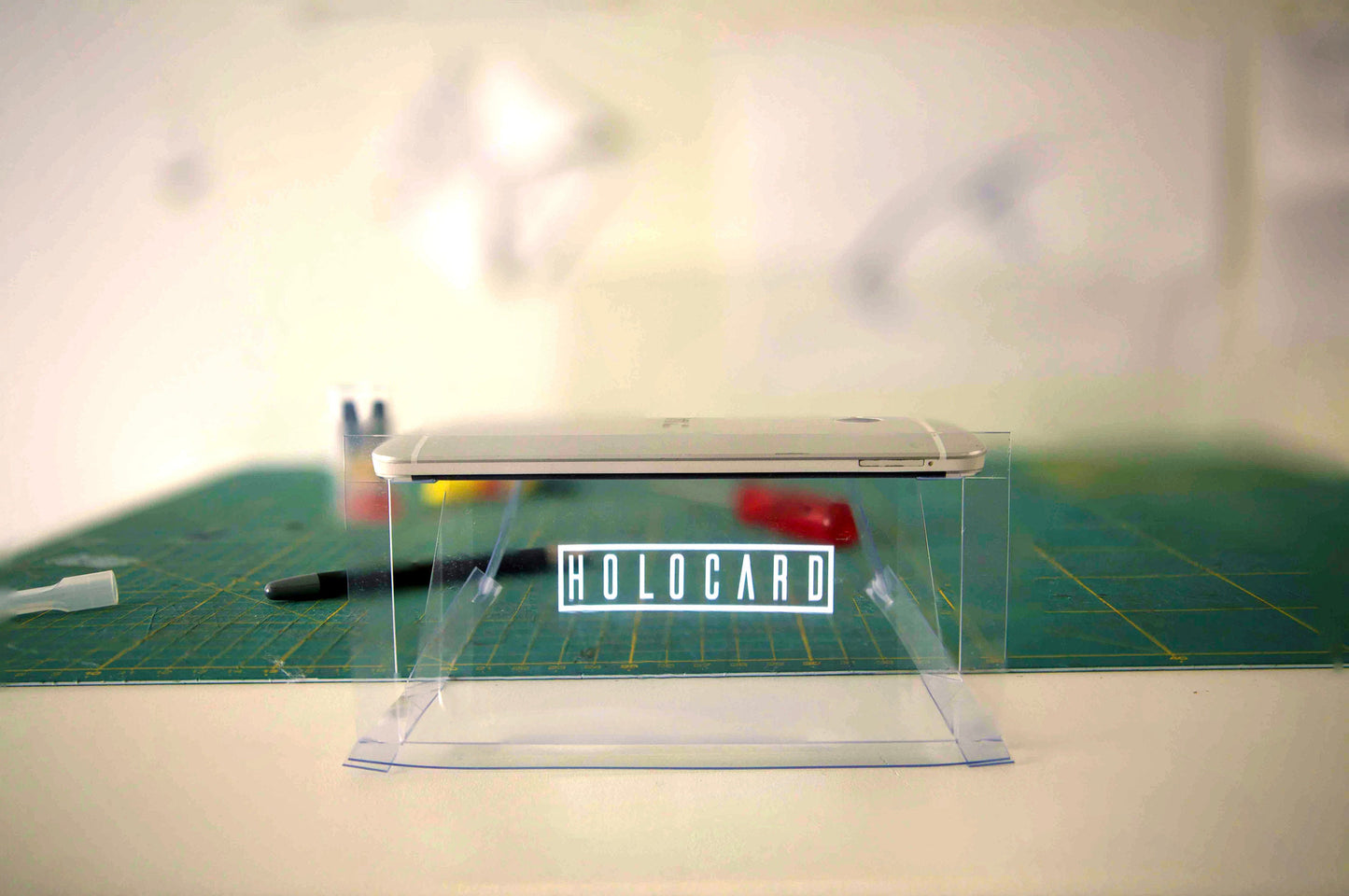 HOLOCARD 3-pack | Hologram display for smartphones | Use this new tech gadget to see holograms with your smartphone
