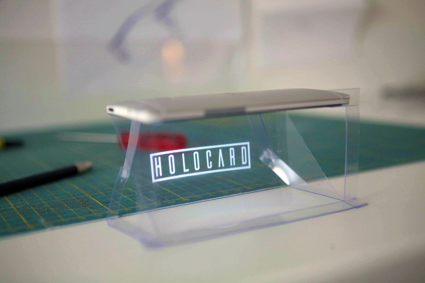HOLOCARD | Hologram display for smartphones | Use this new tech gadget to view holograms with your smartphone | New tech accessory
