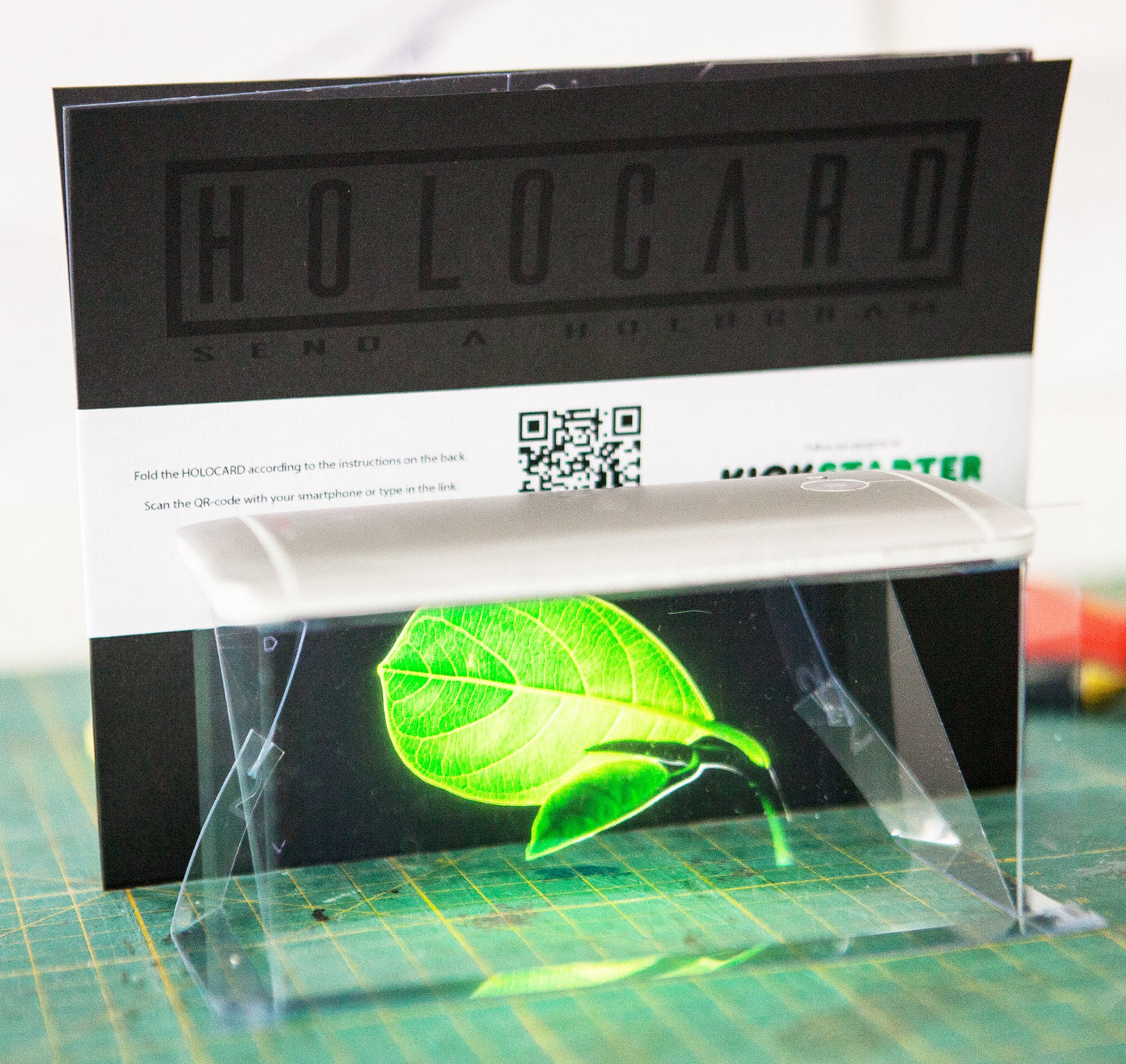 HOLOCARD 3-pack | Hologram display for smartphones | Use this new tech gadget to see holograms with your smartphone